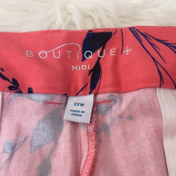 Boutique Floral Twill Shorts Size 22W - Picture 4 of 7